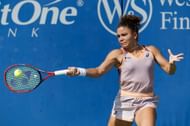 Jasmine Paolini in action at the Cincinnati Open (Image via Getty)